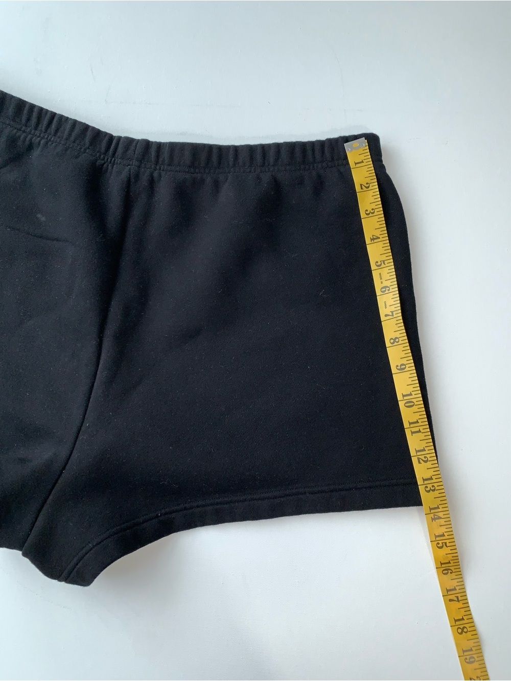 Aritizia COZY Sweatfleece perfect fit High Rise Mini Short in Black size S - Picture 8 of 8